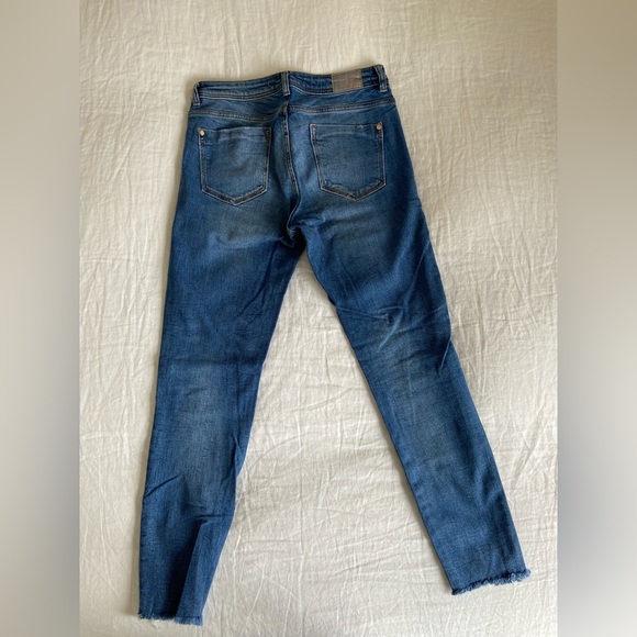 Zara denim with embroidery - Picture 4 of 4